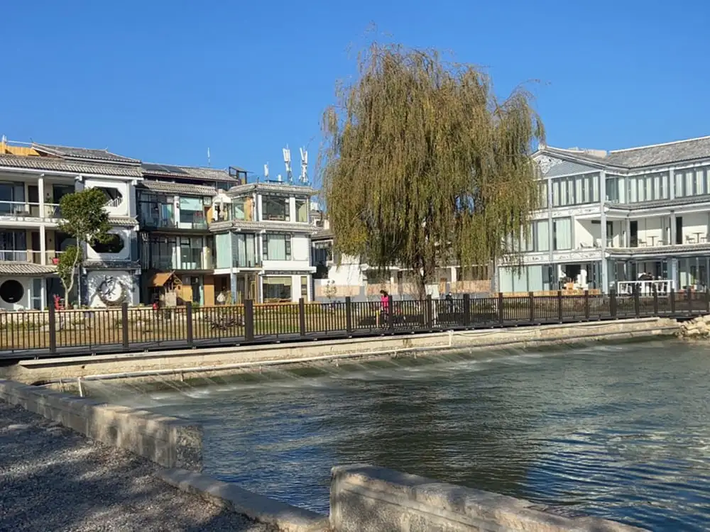 Outdoor Bamboo Guardrailing Used in Wharf